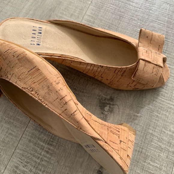 Stuart Weitzman Candy Natural Cork Bow Wedges - Picture 2 of 4